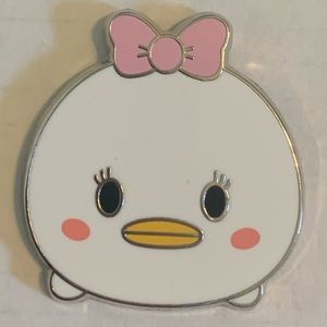 Disney Daisy Duck Tsum Tsum pin